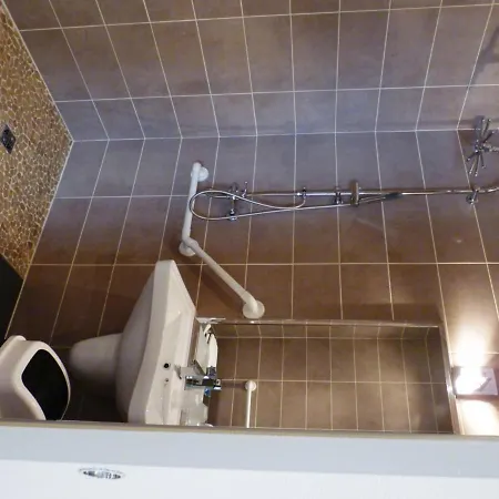 Hotel-restaurant La P'tite فندق Lillebonne