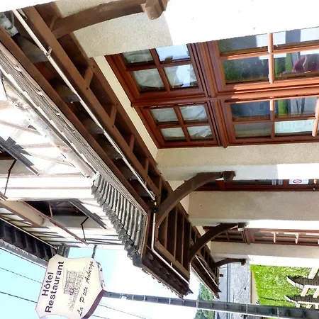 فندق Hotel-restaurant La P'tite Lillebonne